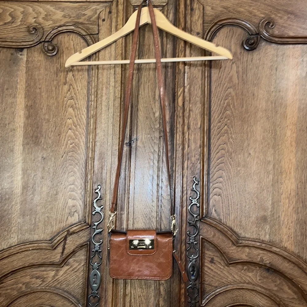 Victor Alfaro brown leather crossbody